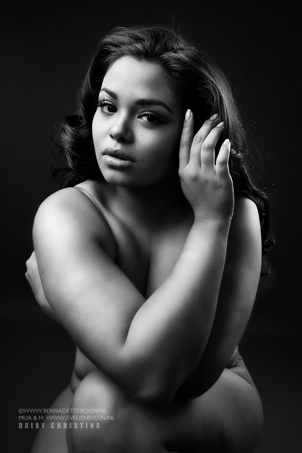 New photos from plus size model Daisy Christina