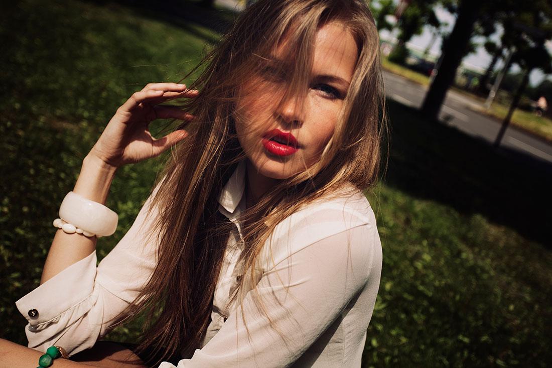 Carolin “In the Park” by Aylin Reckermann Carolin Kutz © Aylin Reckermann
