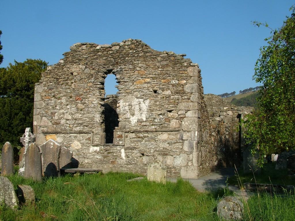Glendalough, one of the most beautiful places in Ireland Glendalough Cathedral - Ireland
