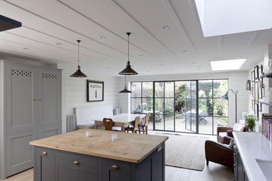 A KITCHEN'S NEW LIFE A KITCHEN'S NEW LIFE