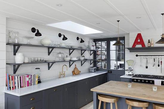 A KITCHEN'S NEW LIFE A KITCHEN'S NEW LIFE