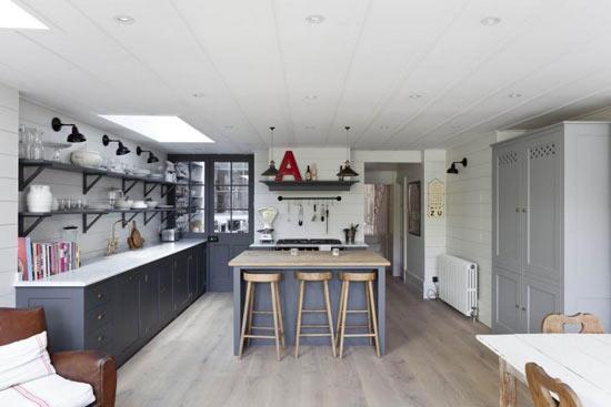 A KITCHEN'S NEW LIFE A KITCHEN'S NEW LIFE