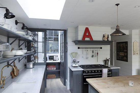 A KITCHEN'S NEW LIFE A KITCHEN'S NEW LIFE