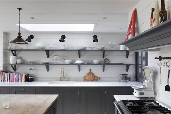 A KITCHEN'S NEW LIFE A KITCHEN'S NEW LIFE