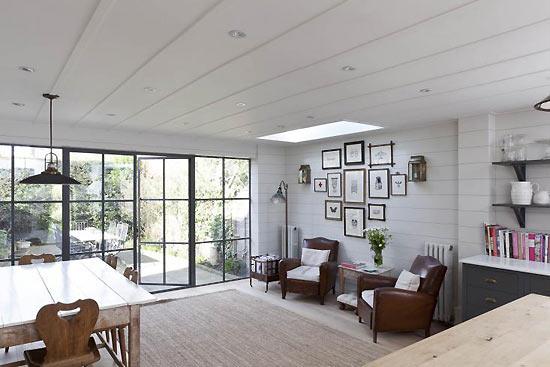 A KITCHEN'S NEW LIFE A KITCHEN'S NEW LIFE