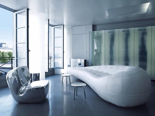 A Look Into Karl Lagerfeld’s Parisian Apartment | Celebrity Homes