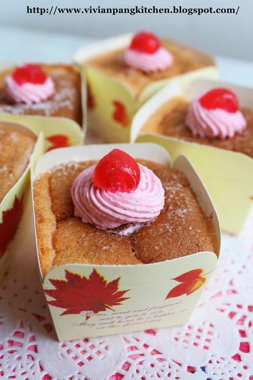 Strawberry Hokkaido Chiffon Cupcakes/草莓北海道牛奶蛋糕