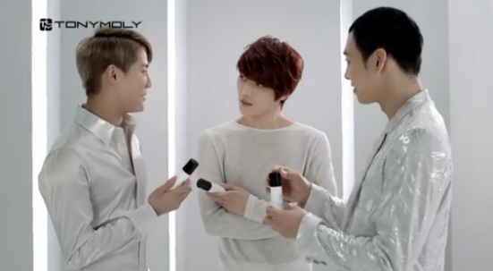 Tony Moly Luminous Pure Aura CC Cream Tony Moly Pure Luminous Aura CC Cream JYJ 3