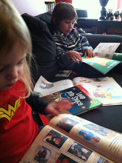 Kids reading magazins
