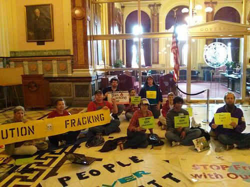 Fifth Arrest On Day 3 of Anti-Fracking Sit-In in Illinois Governor’s Office