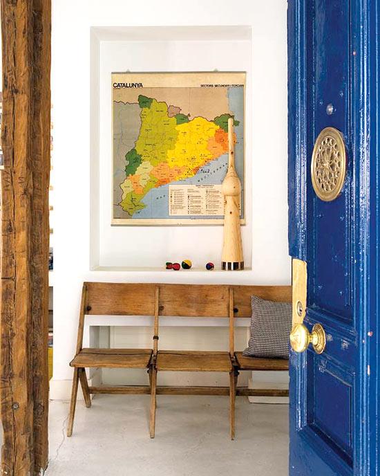 BETWEEN BOHEMIAN AND CHIC BETWEEN BOHEMIAN AND CHIC