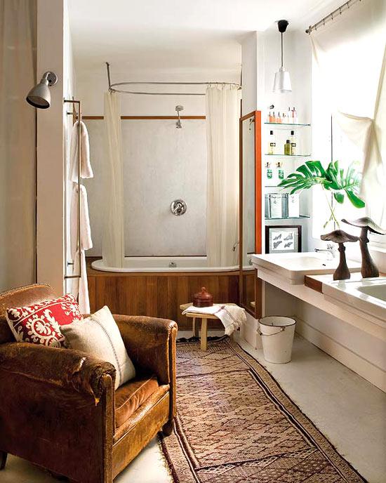 BETWEEN BOHEMIAN AND CHIC BETWEEN BOHEMIAN AND CHIC