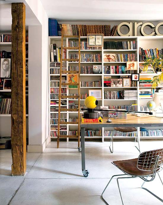 BETWEEN BOHEMIAN AND CHIC BETWEEN BOHEMIAN AND CHIC