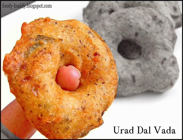 Ulundu Vadai / Medu Vada - South Indian Recipe with video