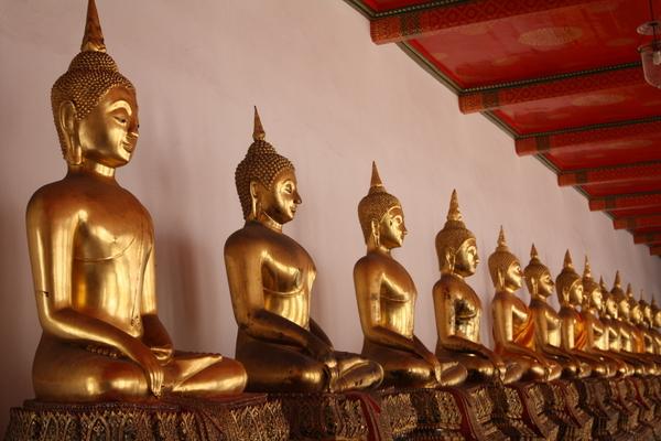 Playing tourist in Bangkok buddha wat pho bangkok temple