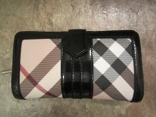Shopping: Burberry Wallet and EcoKids Sandwich Containers