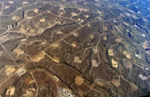 fracking-pads-in-Wyoming_ecoflight-e1366230217889