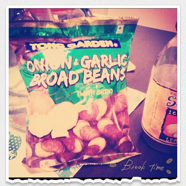 Yummy Find: Tong Garden Onion & Garlic Broad beans…so tasty! Sarap with ice cold Sola! #food #snacks #yummyfind