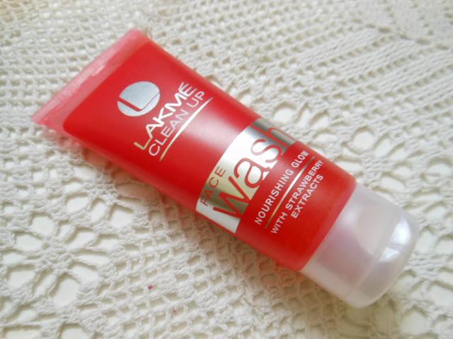 Step 1: Lakme Clean Up Nourishing Glow Face Wash: Review and Swatches