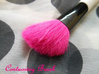 Colorbar Chic Cheeks Contouring Brush review