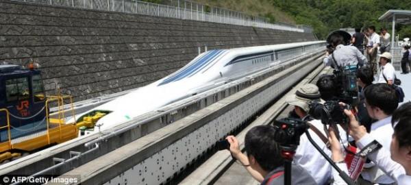 Japan tests 310mph LO Series bullet train article-2335785-1A1ECFB7000005DC-976_634x286