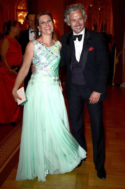 The Royal Thumbs Up: The Best and Worst From Princess Madeleine's Pre-Wedding Dinner The Royal Thumbs Up: The Best and Worst From Princess Madeleine's Pre-Wedding Dinner