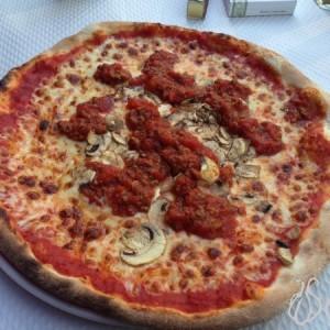 Pizza Pino: A Tourists’ Meet-up Point Pizza_Pino_Champs_Elysees_Paris18