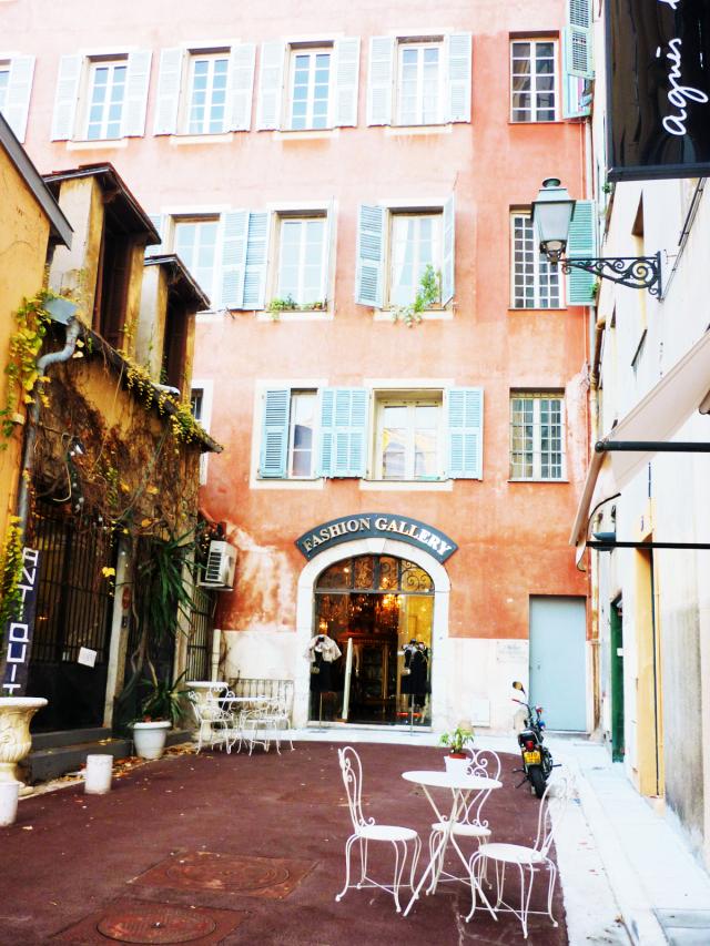 What colour is your Cote d’Azur? Nice-France