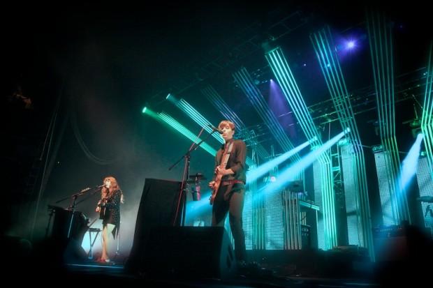 IMG 8000 620x413 THE POSTAL SERVICE SOLD OUT BARCLAYS CENTER [PHOTOS]