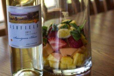 Wine Wednesday: White Wine Sangria Wine Wednesday: White Wine Sangria