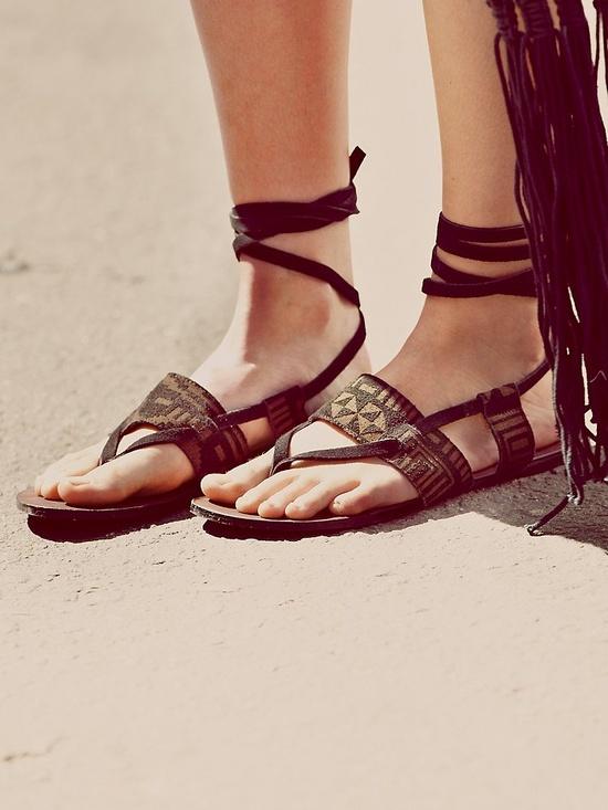 Summer Cravings: Flat Sandals