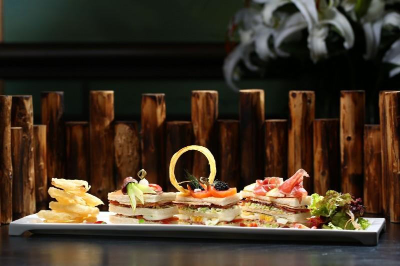 Meet the Most Luxurious Club Sandwich Found Only in Hong Kong club-sandwich-800x533