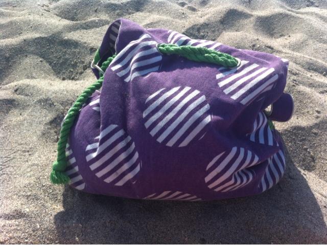 ♡WHAT'S IN MY BEACH BAG♡