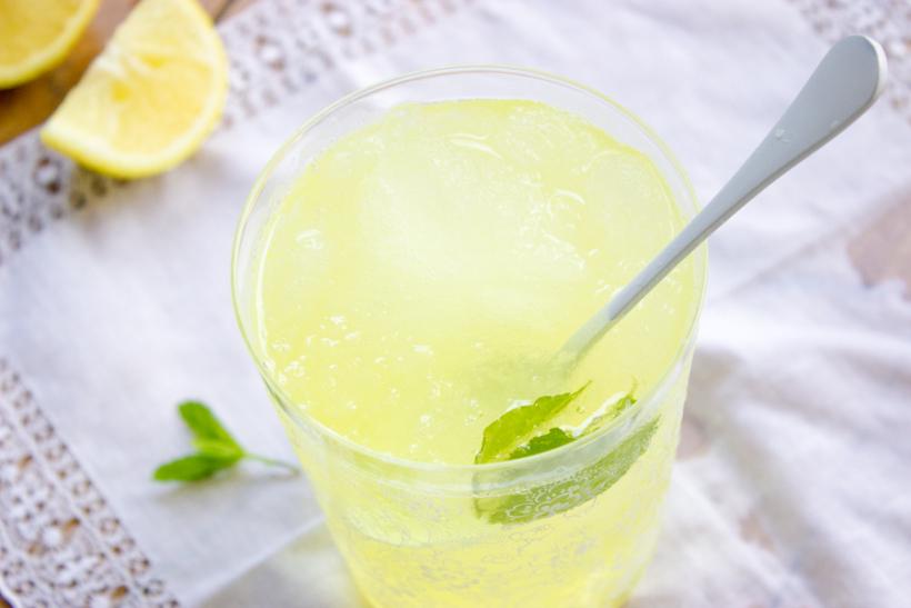 Traditional Lemonade with cinnamon