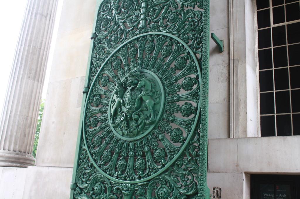 london arch door