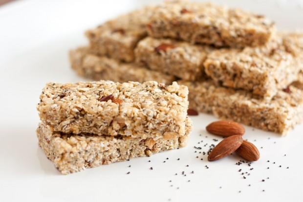 almond+poppy+seed+granola+bars 620x413 10 THINGS YOU NEED AT ANY OUTDOOR FESTIVAL