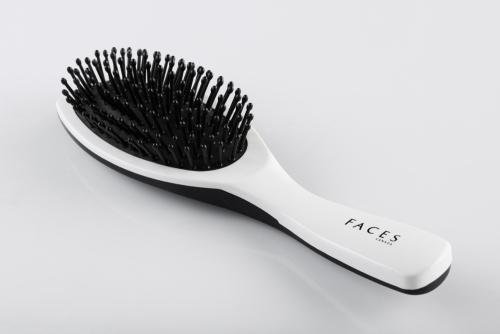 FACES Oval Cushioned Brush. Rs 239