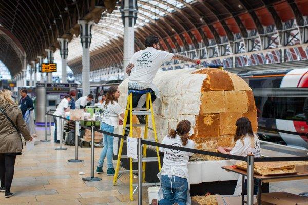 You’ll Have to Eat the Door to Board this Giant Train Cake giant-train-cake-3