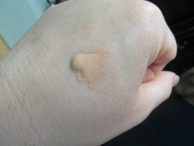 Chanel Vitalumiere Aqua foundation 20 Beige Review