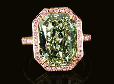 Lev Leviev Green Diamond Ring