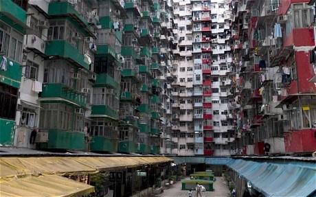 From Castle to Cage: Hong Kong – A City of Contradictions - Paperblog