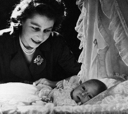 babyqueen 2556894a photo babyqueen 2556894a Welcoming the Royal Baby, His Royal Highness Prince TBD of Cambridge