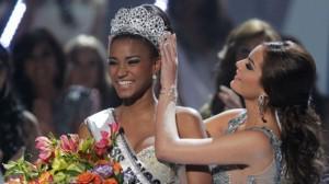 Leila Lopes of Angola Is Crowned Miss Universe 2011
