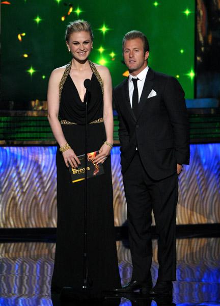 Video: Anna Paquin Presents At The 2011 Emmy Awards