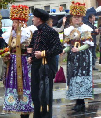 oktoberfest parade costumes