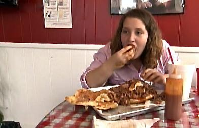 Here Comes Honey Boo Boo: Get All Romantical In The Pigzilla Zone, Cuz There’s Love & Fried Meat In The Air. pg2