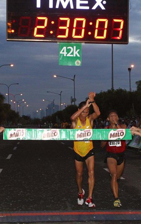 Eric Panique outlasts Irineo Joaquin in heated bid for the 37th National MILO Marathon finale post