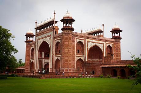 The Main Gate leading to the Taj Mahal