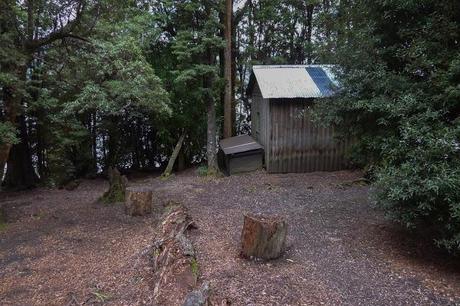 echo point hut overland track tasmania