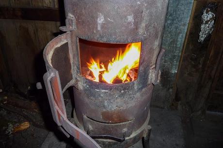 heater in echo point hut overland track